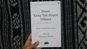 Bumi Yang Tak Dapat Dihuni: Buku yang Mencekam, Menakutkan, dan Menohok