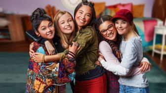 Ulasan Serial The Baby Sitters Club, Kisah Para Gadis dalam Mengasuh Anak-anak