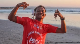 Peselancar Indonesia Febriansyah Meninggal Dunia karena Kecelakaan