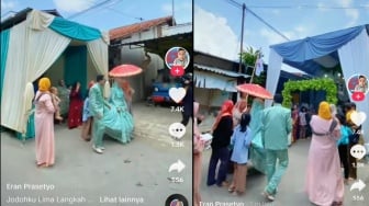 Jodohku Lima Langkah, Pasangan Pengantin Ini Buktikan Bahwa Jodoh Ada di Sekitar Kita