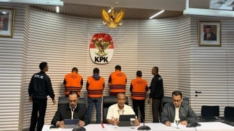 Usai Terjaring OTT, KPK Resmi Tahan Kajari Bondowoso Puji Triasmoro Dkk