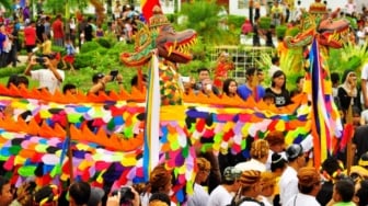 Putri Karang Melenu, Cerita Rakyat yang Berkaitan dengan Festival Erau