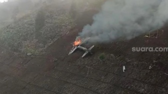 VIDEO: Penampakan Pesawat Super Tucano TNI AU Jatuh dan Terbakar di Pasuruan