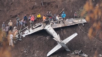 Medan Terjal Dan Cuaca Ekstrem, TNI AU Belum Bisa Evakuasi Seluruh Bagian Pesawat Super Tucano Yang Jatuh Di Pasuruan