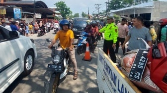 Mitsubishi Xpander Seruduk 3 Motor di Kota Serang, 1 Orang Tewas dan 2 Luka-luka