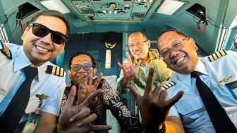 Dua Pilot Garuda Pose Tiga Jari Bareng Mahfud MD Berujung Dipanggil Dirut, TPN Ganjar Bilang Begini