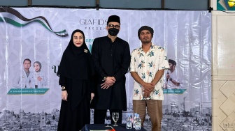 Gandeng Ustaz Hanan Attaki, Dokter Reza Gladys Gelar Doa Bersama dan Kasih Donasi Buat Palestina