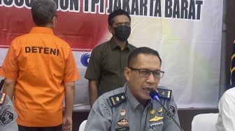 Imigrasi Kelas I Jakarta Barat Tangkap Buron Polisi China di Taman Sari