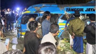 6 Fakta Kecelakaan Elf dan KA Probowangi di Lumajang: Mobil Terseret 50 Meter, 11 Orang Tewas