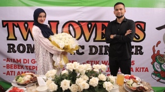 Rayakan Hari Jadi Pernikahan, Teuku Wisnu Ajak Shireen Sungkar Makan Malam Romantis di Tenda Pecel Lele: Di Luar Nurul!