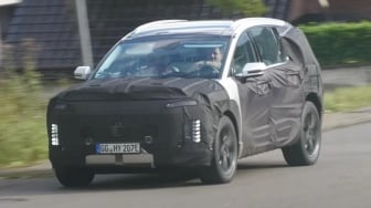 Hyundai Ioniq 7 Tertangkap Lakukan Uji Jalan, Gunakan Powertrain yang Sama Dengan Kia EV9?