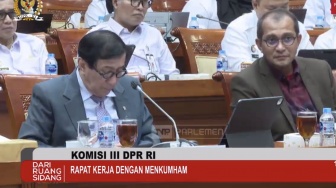 Wamenkumham Eddy Ngacir Hindari Wartawan di DPR, Takut Dicecar Soal Tersangka?