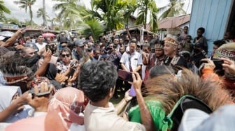 Ganjar Terima Keluhan Warga Papua Soal Pendidikan Hingga Pekerjaan: Beberapa Bisa Lulus, Tapi Belum Bekerja