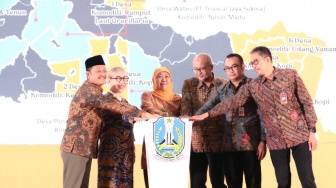 Gubernur Khofifah Resmikan Desa Devisa dan Desa Pendulum Devisa di GEJB 2023