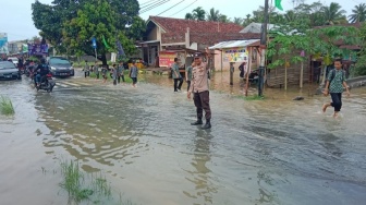 Hujan Deras, Sejumlah Titik di Pesisir Barat Tergenang Banjir