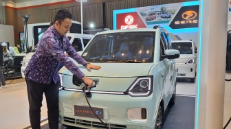 GIIAS Bandung 2023 Resmi Dibuka, DFSK dan Seres Boyong Dua Mobil Listrik