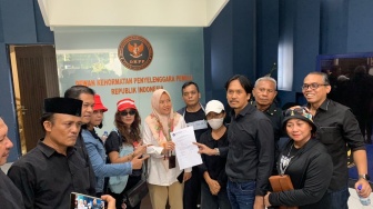 Dua Emak-Emak Laporkan Komisioner KPU ke DKPP Gegara Gibran Jadi Cawapres!