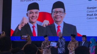 Jokowi Ikut Terseret Soal Merosotnya Survei Terbaru Ganjar Pranowo-Mahfud MD