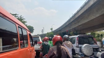 Bikin Cepat Tua, Kejebak Macet di Lampu Merah Kalibanteng Semarang Jadi Hal yang Paling Menyebalkan