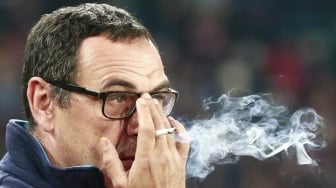 Rela Tinggalkan Serie A demi Liga Pro Saudi, Maurizio Sarri: Yang Penting Bisa Ngerokok Kan?