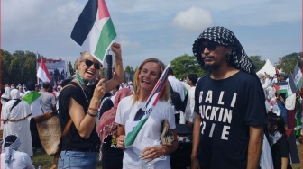 Cerita Bule yang Sedang Berlibur di Bali Tapi Ikut Aksi Bela Palestina di Denpasar