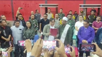 Tengah Malam, Dua Kelompok Massa yang Bentrok di Bitung Sepakat Berdamai