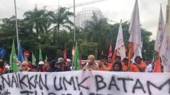 Buruh Batam Demo di Kantor Wali Kota, Kecewa Usulan Kenaikan UMK 15 Persen Tak Kunjung Disampaikan