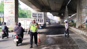 Pengendara Wajib Waspada Saat Lewati Jalan Sholeh Iskandar, Ada Minyak Goreng Tumpah