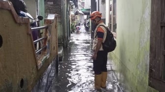 Banjir di Kota Malang Ulah Manusia, Drainase Tersumbar Kasur hingga Lemari