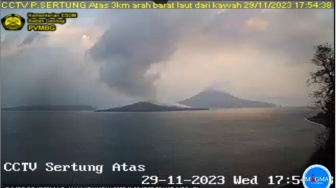 Erupsi Gunung Anak Krakatau Terdengar Hingga Ujung Kulon, Rumah Warga Pesisir Pandeglang Bergetar