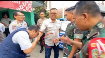 Bupati Bogor Minta Maaf ke Keluarga Besar TNI Usai Video Tak Salami Dandim 0621 Viral