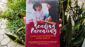 Mengajak Anak Gemar Membaca Lewat Buku 'Reading Parenting'