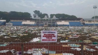 Duhh, Stadion Gajah Mada Mojokerto Dipenuhi Sampah