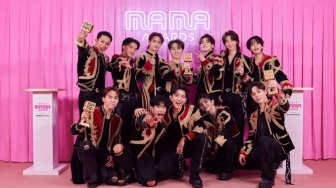 Penuh Haru, SEVENTEEN Raih Daesang MAMA Setelah 9 Tahun Debut