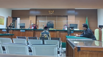 Kades Lontar yang Korupsi Dana Desa untuk Sawer LC Hiburan Malam Divonis 5 Tahun Penjara