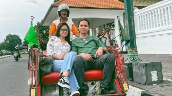 Makin Romantis, Tissa Biani Ajak Dul Jaelani Jalan-jalan di Jogja Naik Becak