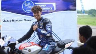 Aldi Satya Mahendra Bintang Tamu bLU cRU Riding Experience, Puluhan Konsumen Geber All-New R15 Bersamanya