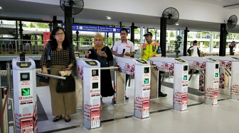 Pecah Penumpukan Penumpang, Pintu Masuk KRL Stasiun Tugu Yogyakarta Kini Diperluas