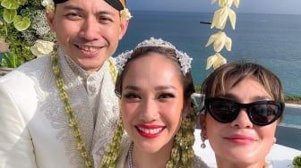 7 Gaya Artis Hadiri Pernikahan BCL dan Tiko Aryawardhana di Bali, Luna Maya yang Paling Mencuri Perhatian