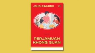 Ulasan Buku Perjamuan Khong Guan, Sindiran Satir dari Toples Biskuit Kaleng