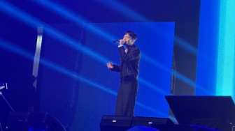 Ajak Fans Nostalgia, Serunya Penampilan Chen EXO di Pre-Christmas K-Pop Concert