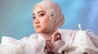 Contek 5 OOTD Tunik Hijab Pashmina ala Fatin Shidqia, Ceria dan Menggemaskan