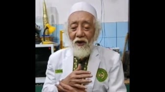 Ulama Karismatik Banten, Abuya Muhtadi Nyatakan Dukungan ke Gibran