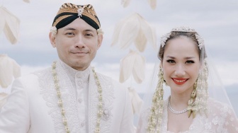 Berhias Brokat Prancis, Detail Kebaya Nikah Bunga Citra Lestari Dibongkar Desainer