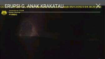 Gunung Anak Krakatau Erupsi Kembali, Tinggi Kolom Abu Mencapai 700 Meter