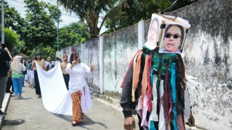 Tak Terima Permintaan Maaf di Sosmed, Warga Jogja Tuntut Ade Armando Minta Maaf ke Sri Sultan HB X