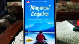 Menyibak Sumber Inspirasi Kebahagiaan Lewat Buku Menjemput Keajaiban