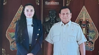 Pasang Badan Buat Gibran, Riwayat Pendidikan Nikita Mirzani Enggak Kaleng-kaleng