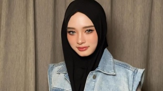 Inara Rusli Girang Dapat Hadiah Kembaran dengan Member BLACKPINK