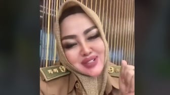 Viral Kepala Desa Cantik dan Glowing di Bogor Bak Selebritis, Publik: Berkat Dana Desa